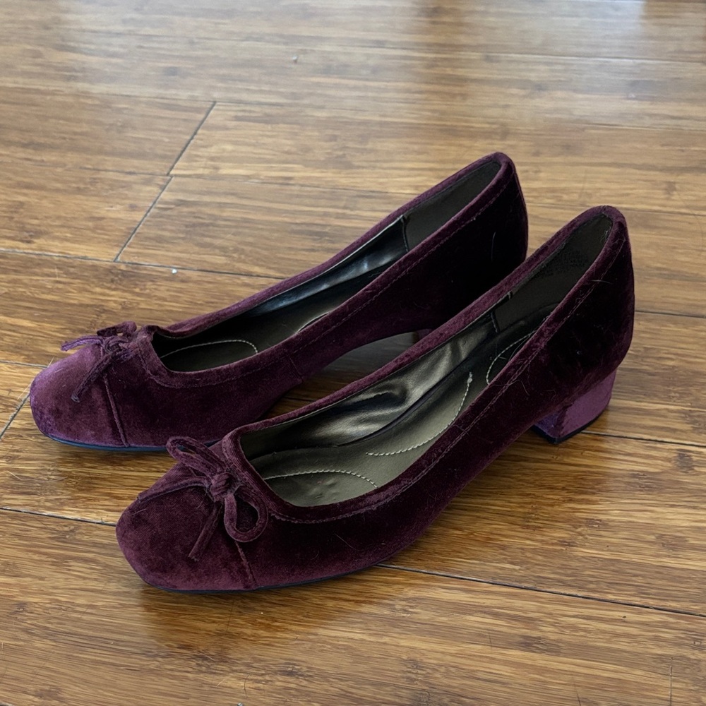 Bandolino Velvet Bow Flats in Deep Purple